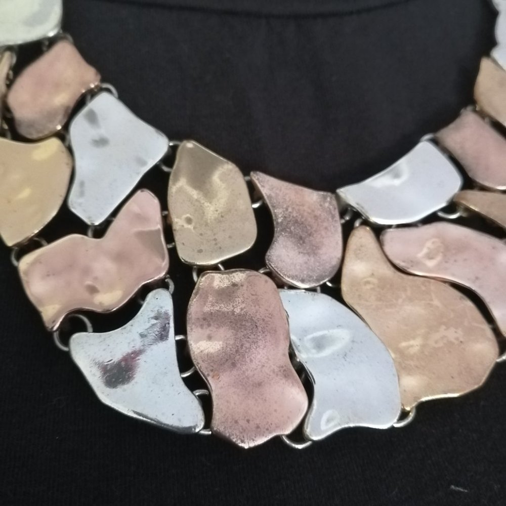 Neclace - Picture 2 of 2
